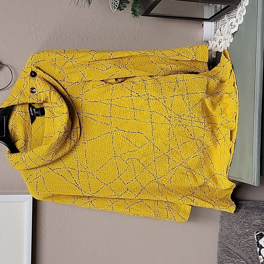 Ali Miles Cowl Neck w/ button detail  3/4 Sleeve Textured Medium Top.
